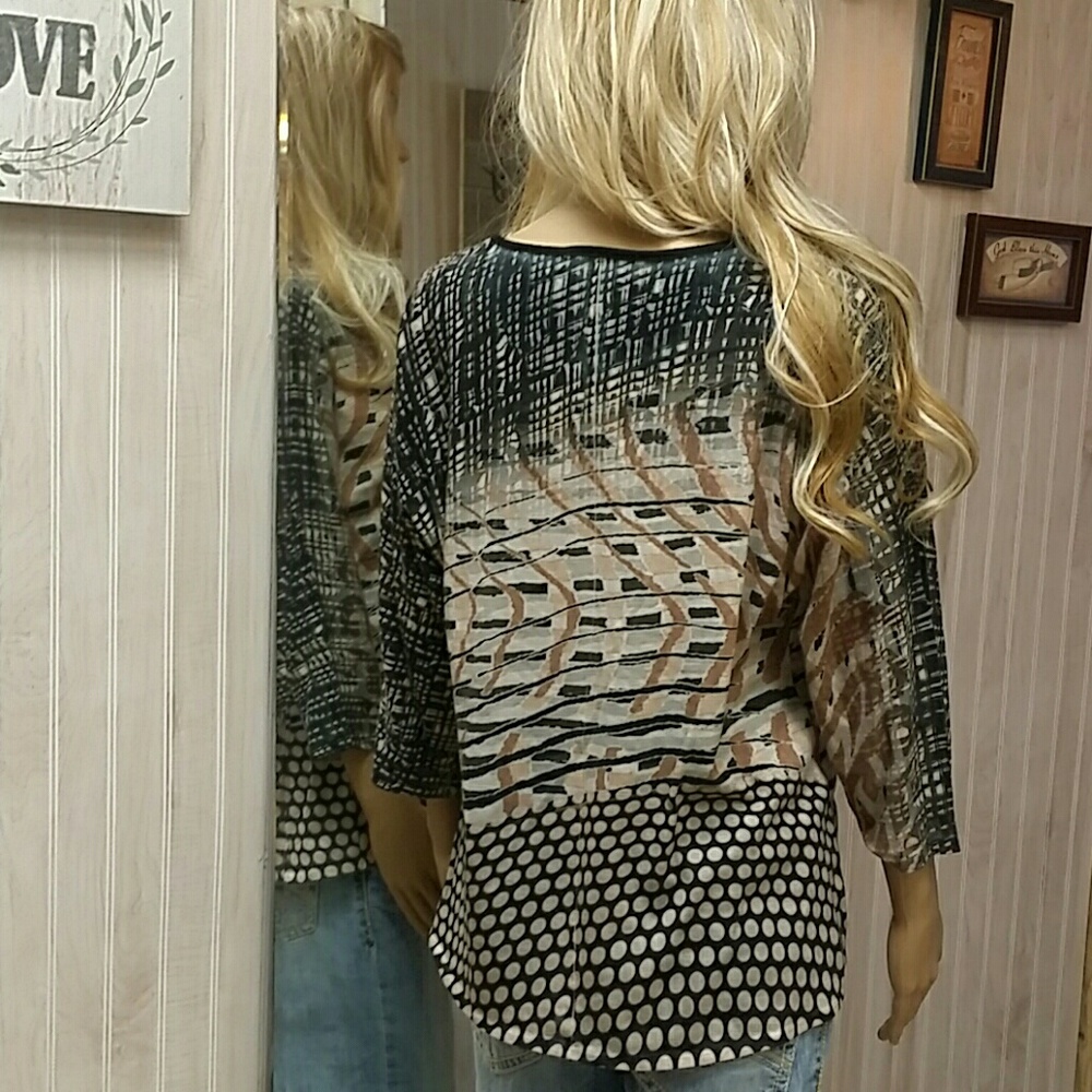 B.L.E.U Top - Picture 2 of 4